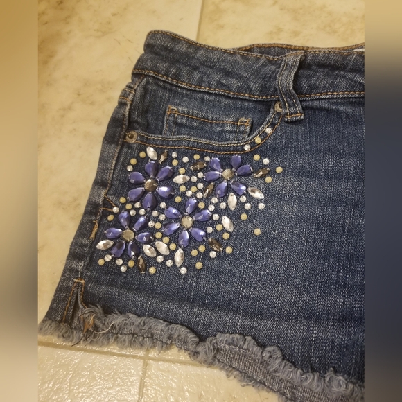 Size 1/2 Aeropostale blue embellished denim jean short hot Pant frayed edge - Picture 4 of 8